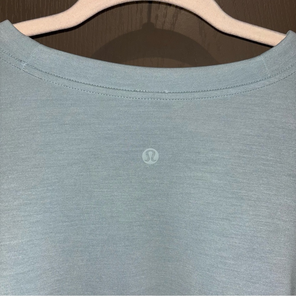 Lululemon Softstreme Draped-Back Crew
Silver Blue - Picture 13 of 13